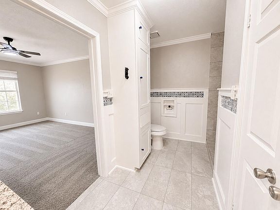 3rd image of 114 W Lobit St