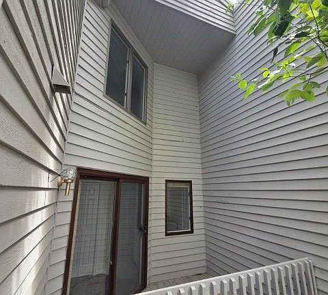 4th image of 208 Shaker Ln