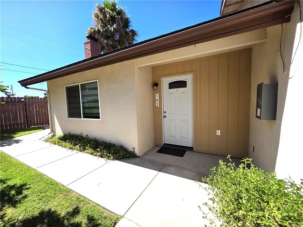 2 bed, 987 sqft, $2,800 — Photo 1
