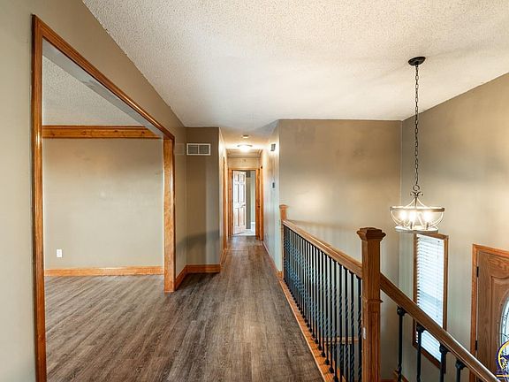 5th image of 18879 Kickapoo Ridge Rd