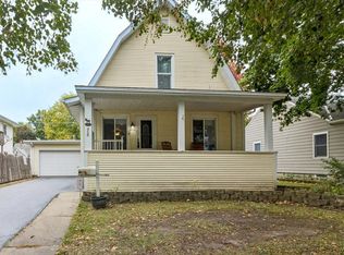 310 S Sycamore St, Genoa, IL 60135