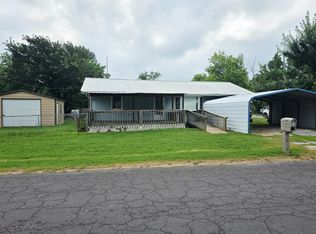 102 N Busch Ave, Mountain Grove, MO 65711