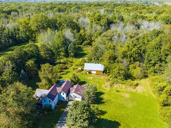 6647 Lakeside Rd, Ontario, NY 14519