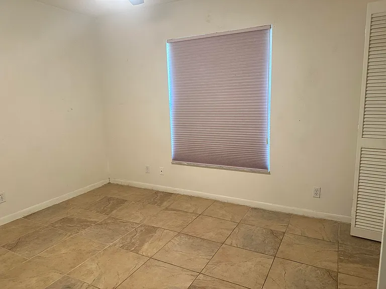9825 NW 54th Pl — Photo 17