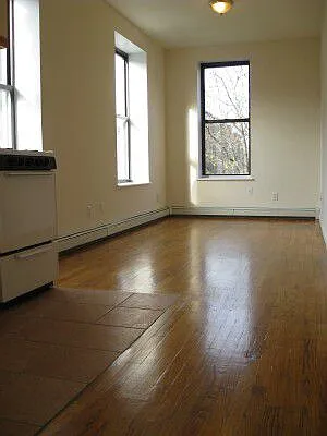 Rented by Tower Brokerage | media 22