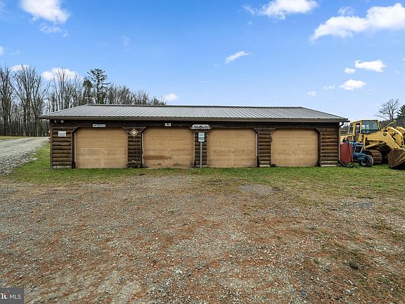 4th image of 365 Meade Rd