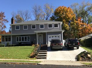 8 Evelyn Rd, Port Washington, NY 11050