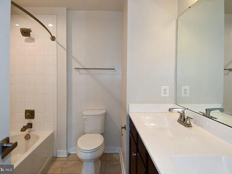 4917 Crest View Dr — Photo 9