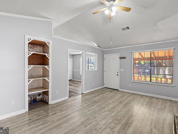 5th image of 991 Brandon Hill Way