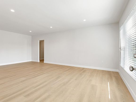 5th image of 4537 W 2nd St