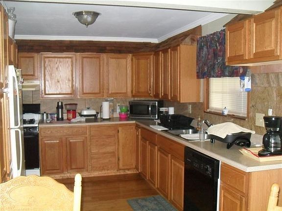 4th image of 265 Oakwood Dr