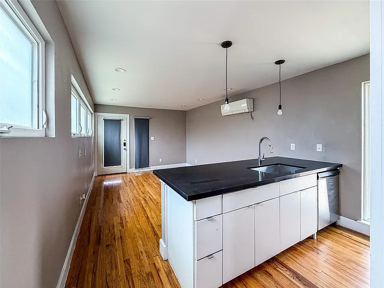 1416 Dumble St — Photo 9