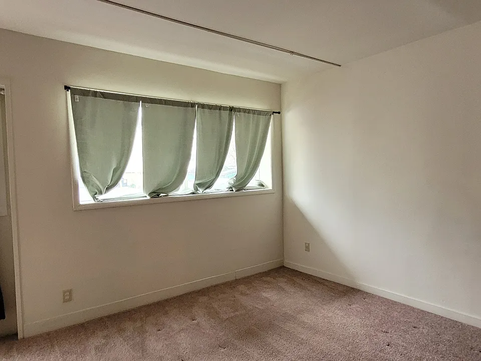 3 Summit Ave #3B