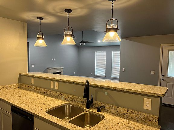 5th image of 406 E Kinder Ct