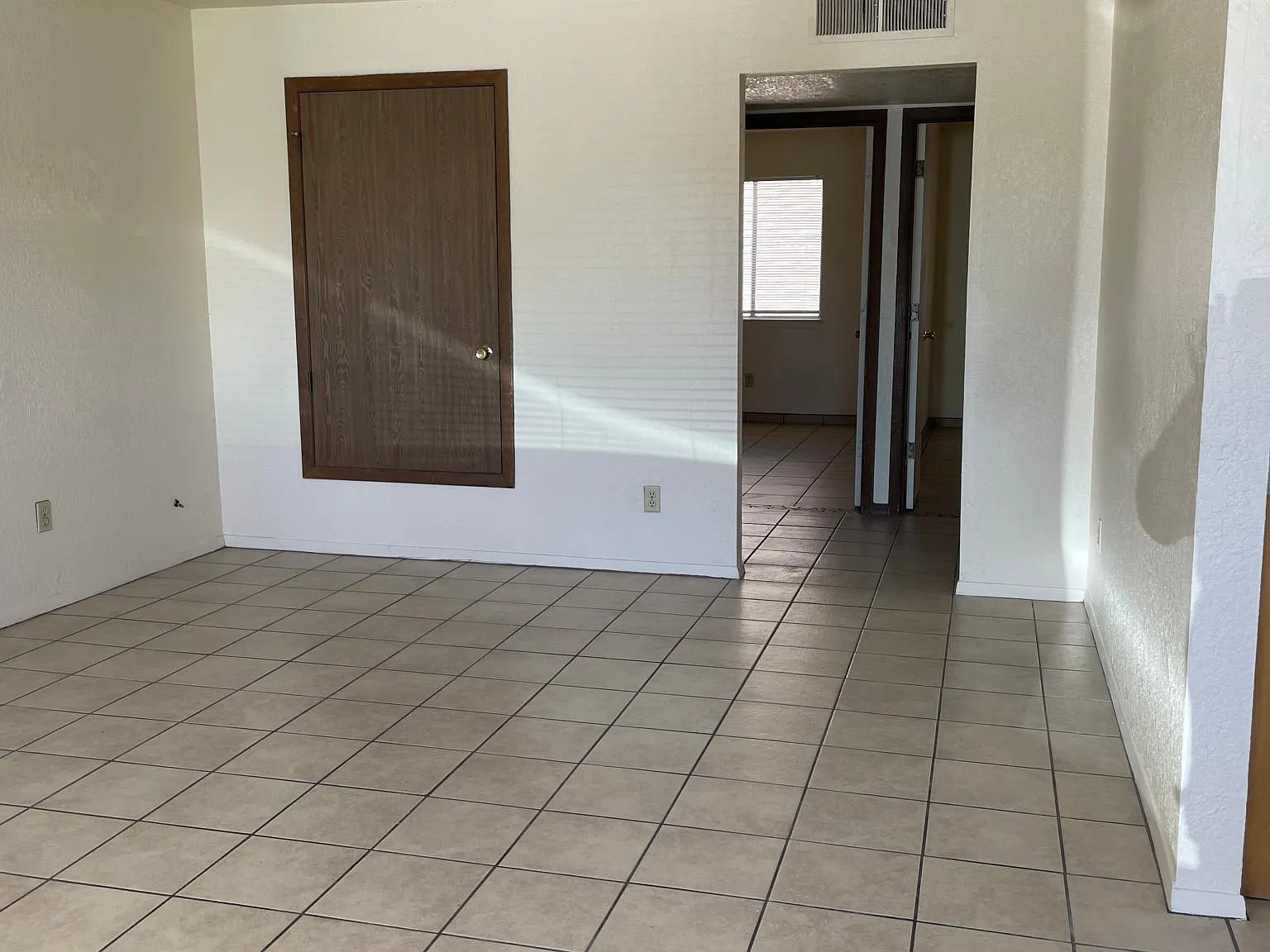 2 bed, 750 sqft, $850 — Photo 3