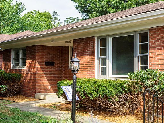 2nd image of 1955 Meadowcreek Dr