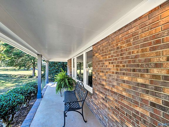 3rd image of 3012 Edgewood Dr