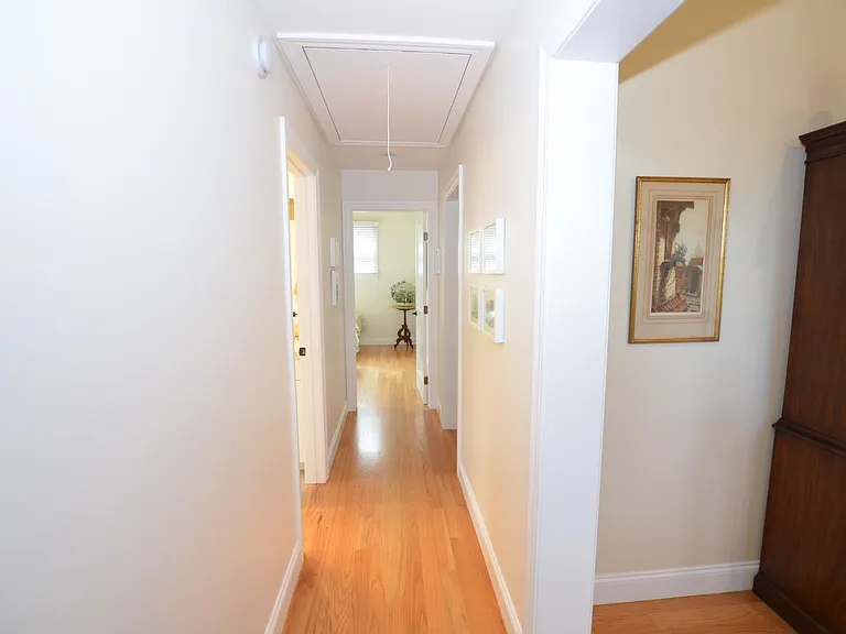 135 E Ave — Photo 16
