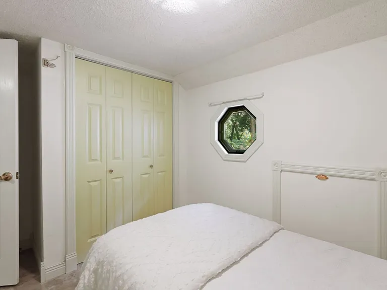 119 Pleasant Ln E — Photo 19