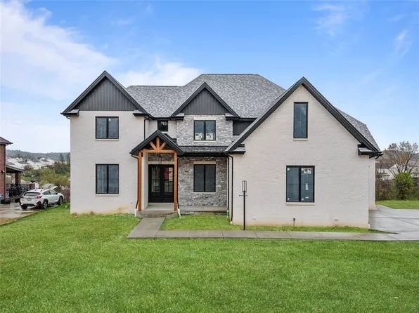 1056 Skyline Dr, Canonsburg, PA 15317