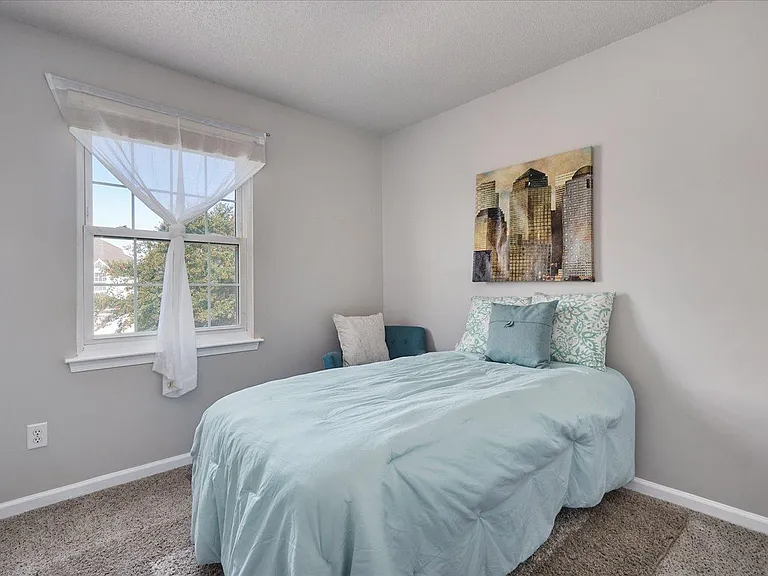 6226 Oakglen Dr — Photo 24