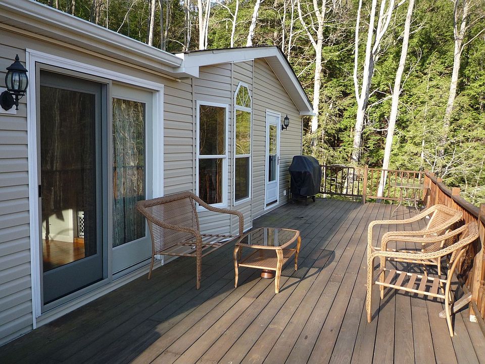 Extensive decking