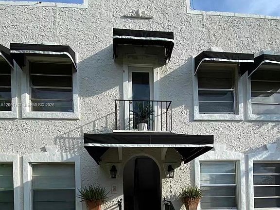 2nd image of 1661 SW 13th St APT 3