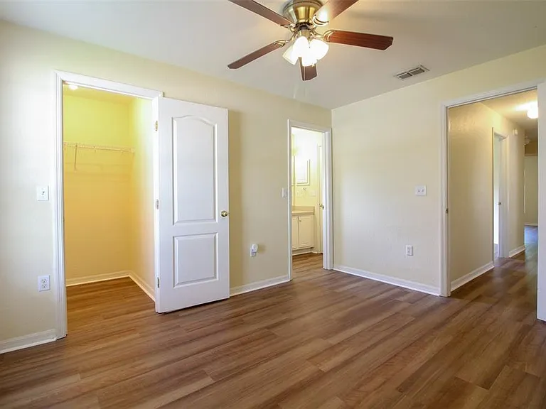 6719 Highlands Creek Blvd — Photo 26