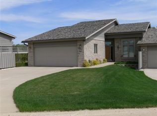 203 Calumet Dr, Yankton, SD 57078