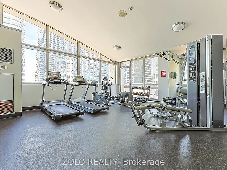 555 Yonge St #804 — Photo 28