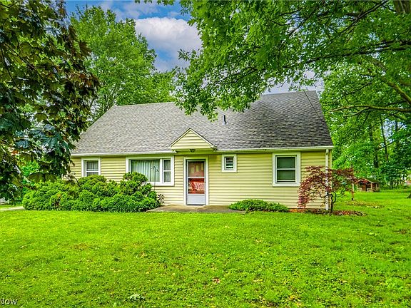 2nd image of 3565 Herbert Dr