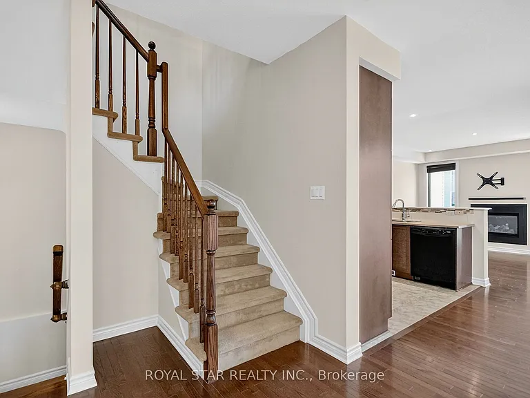 272 Broxburn Cres — Photo 13