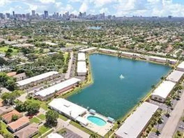 1000 SW 11th Ave, Hallandale, FL