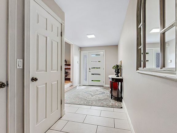 2nd image of 5 Cornell Dr
