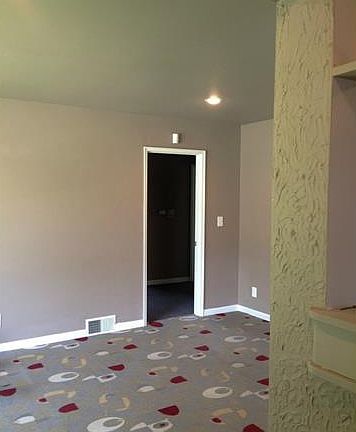 5th image of 933 Canterbury Dr