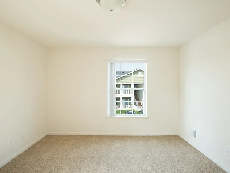 Kendall Square Apartments — Photo 5