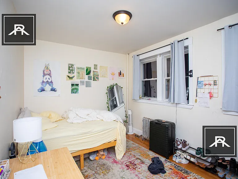 52 Egmont St #5 — Photo 3
