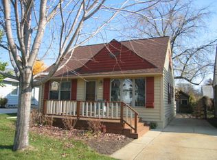 1318 S 93rd St, West Allis, WI 53214