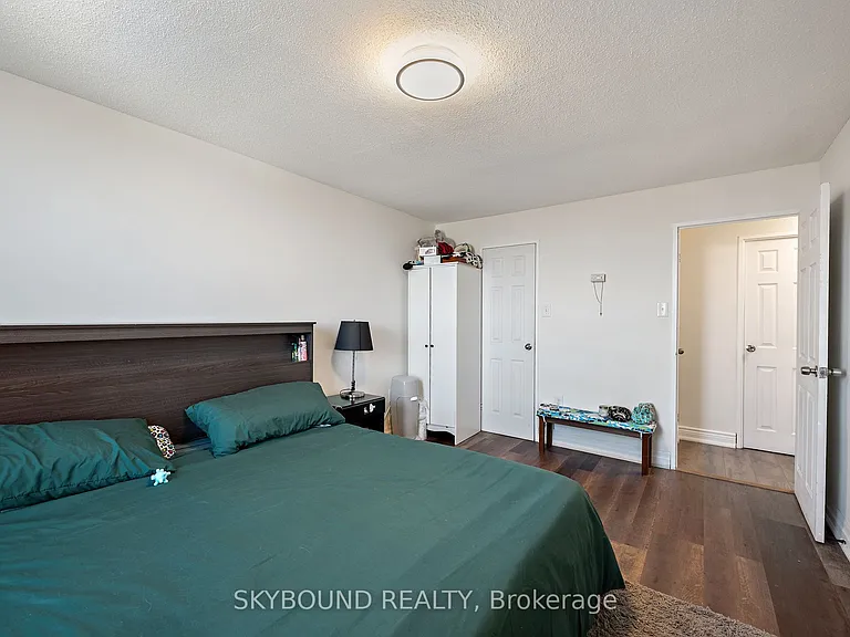 15 La Rose Ave #1510 — Photo 4