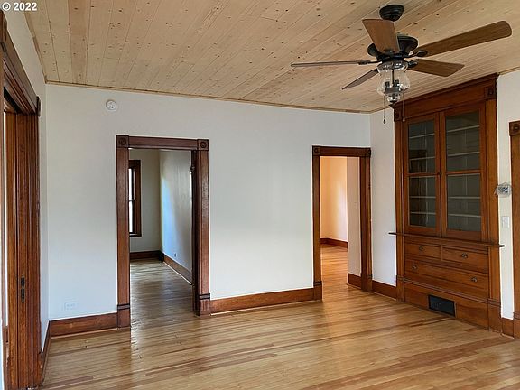 5th image of 2680 Court Ave