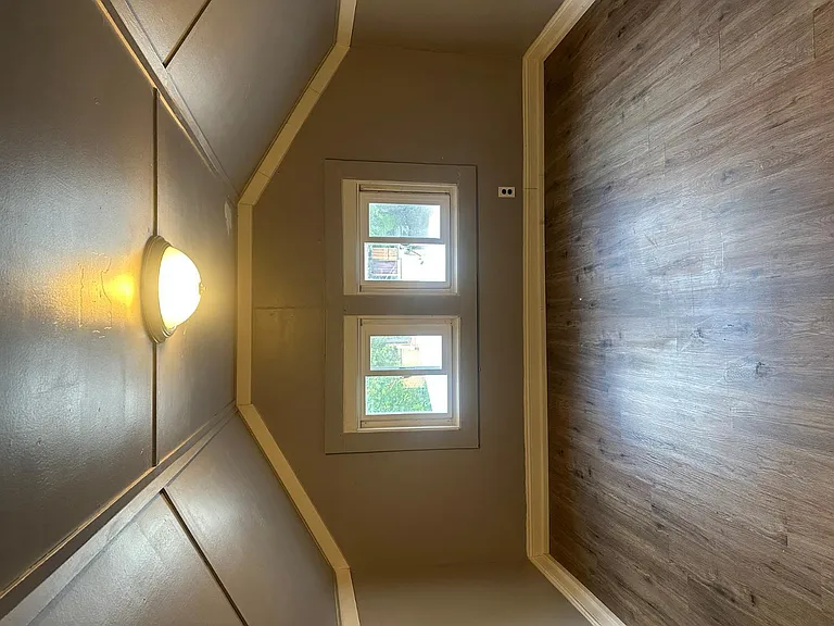 226 E Pearl St — Photo 13