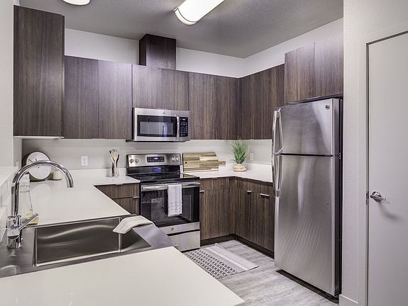 4th image of 11803 NE 124th Ave APT 102