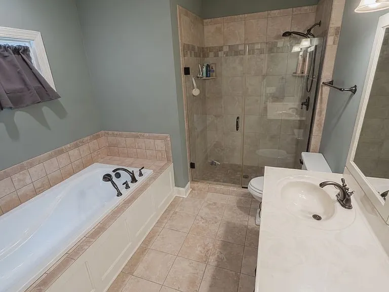 211 Meridian St — Photo 10