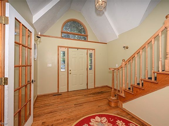 3rd image of 18911 Meadow Ln