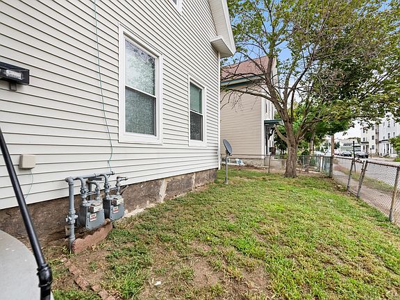 4th image of 272 Lake Avenue