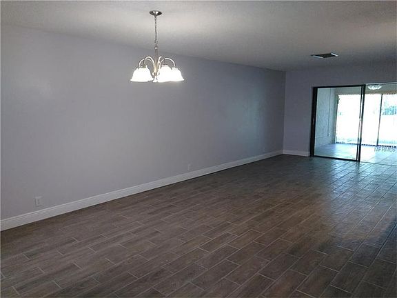 3rd image of 1074 Medinah Way