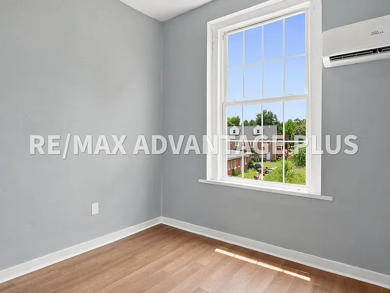 327 Thomas Jefferson Hwy — Photo 9