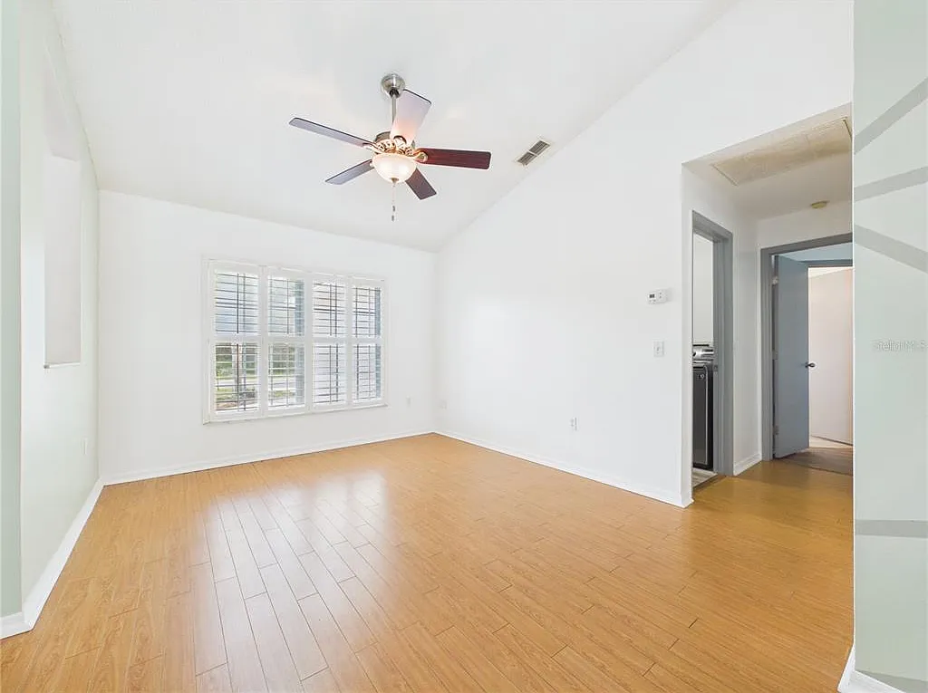 3 bed, 2.0 bath, 1559 sqft, $2,500 — Photo 4