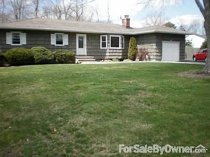 3rd image of 30 Oaktree Dr