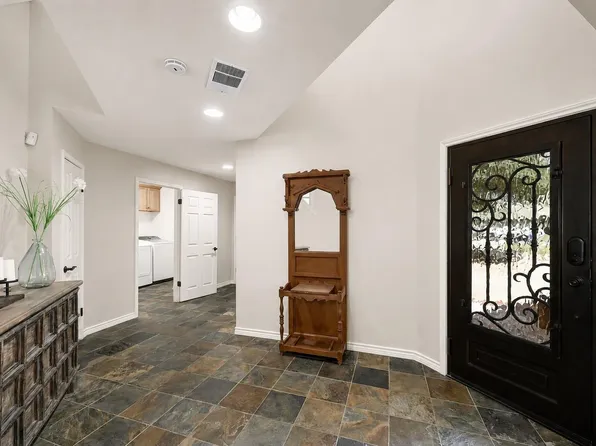 122 Acapulco Dr, Lakeway, TX 78734